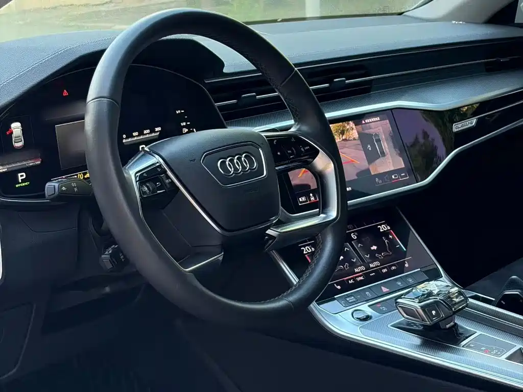Audi A7L — фото 9