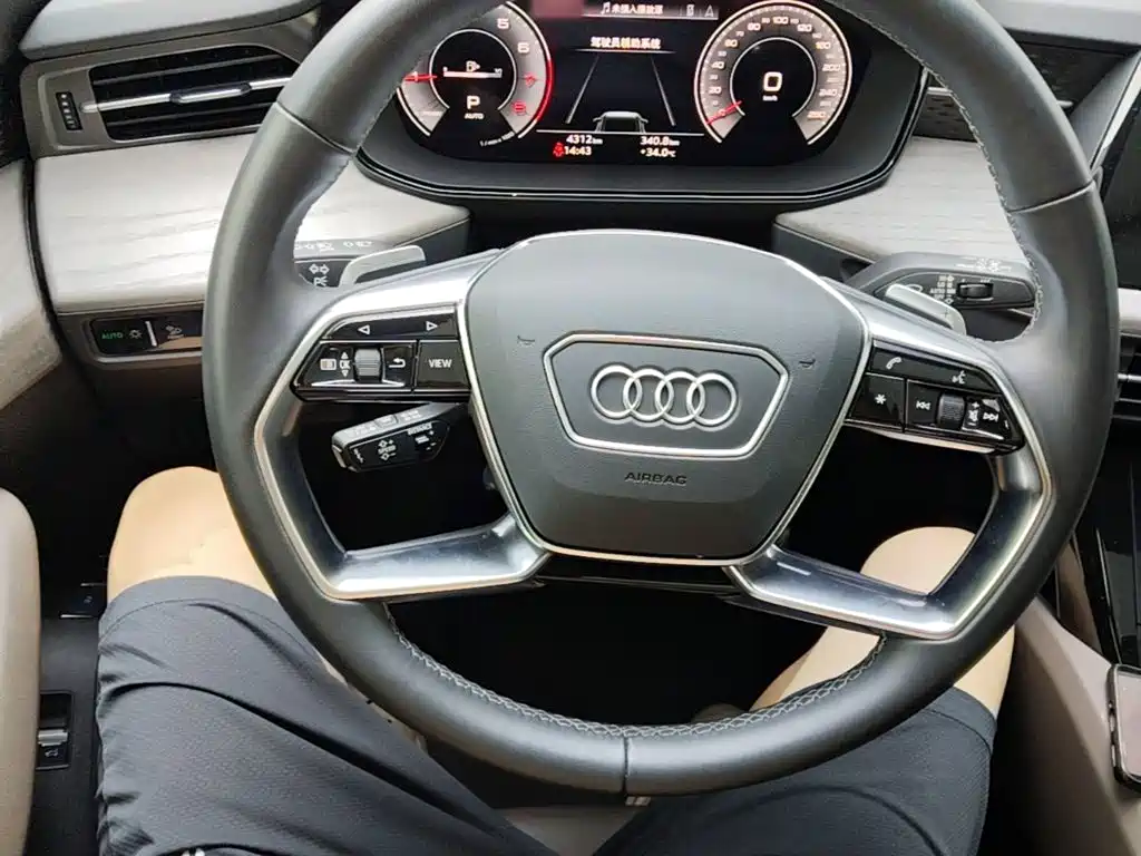 Audi Q6 — фото 11