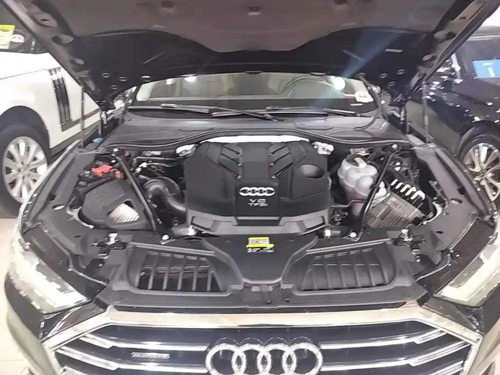 Audi A8 — фото 20