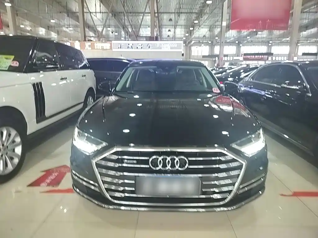 Audi A8 — фото 3