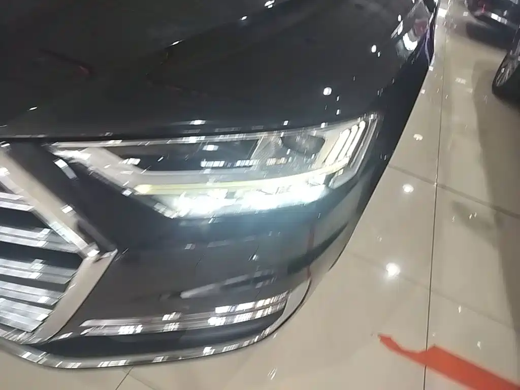 Audi A8 — фото 24
