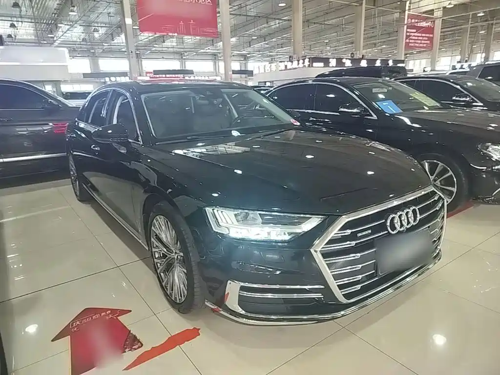 Audi A8 — фото 4