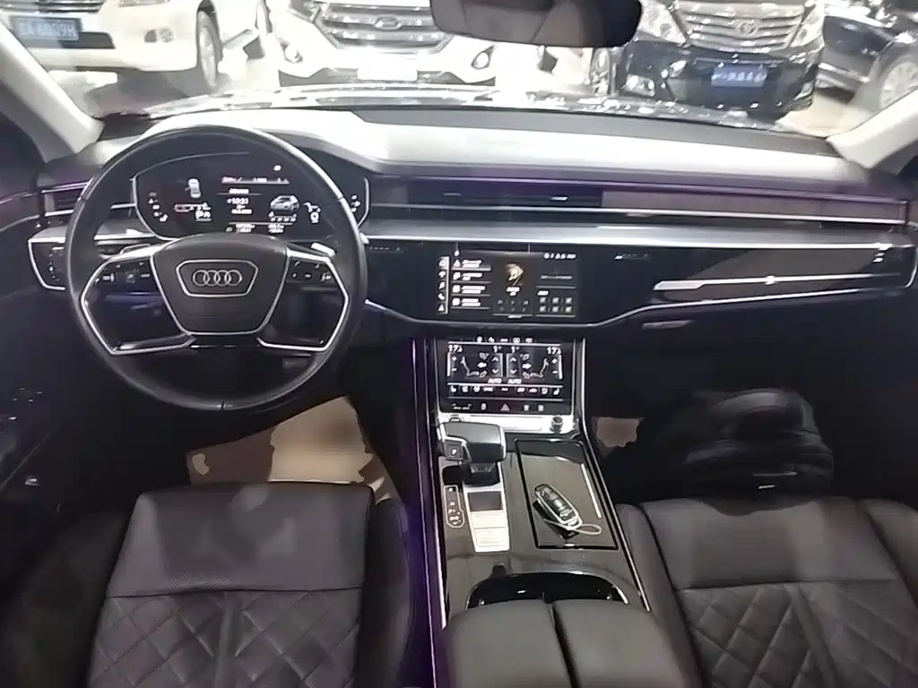 Audi A8 — фото 10