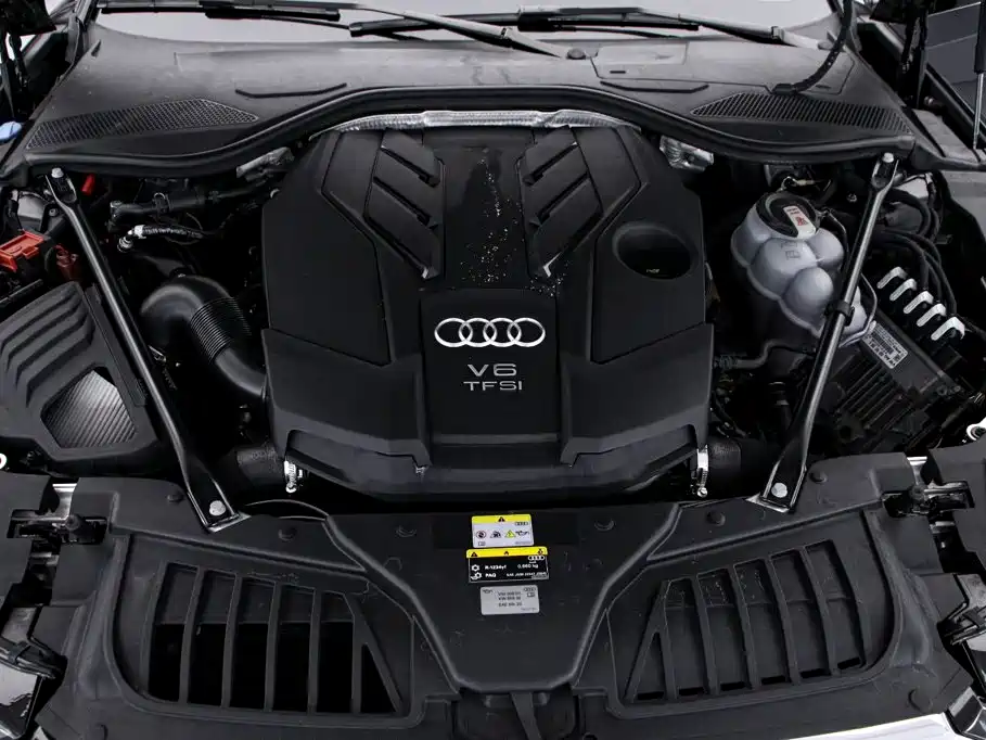 Audi A8 — фото 19
