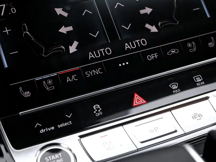 Audi A8 — фото 9