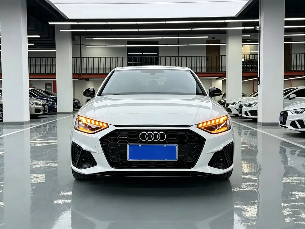 Audi A4L — фото 2