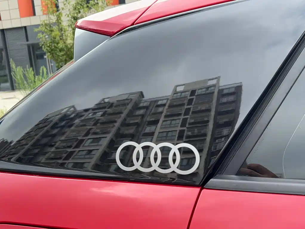 Audi Q2L — фото 22