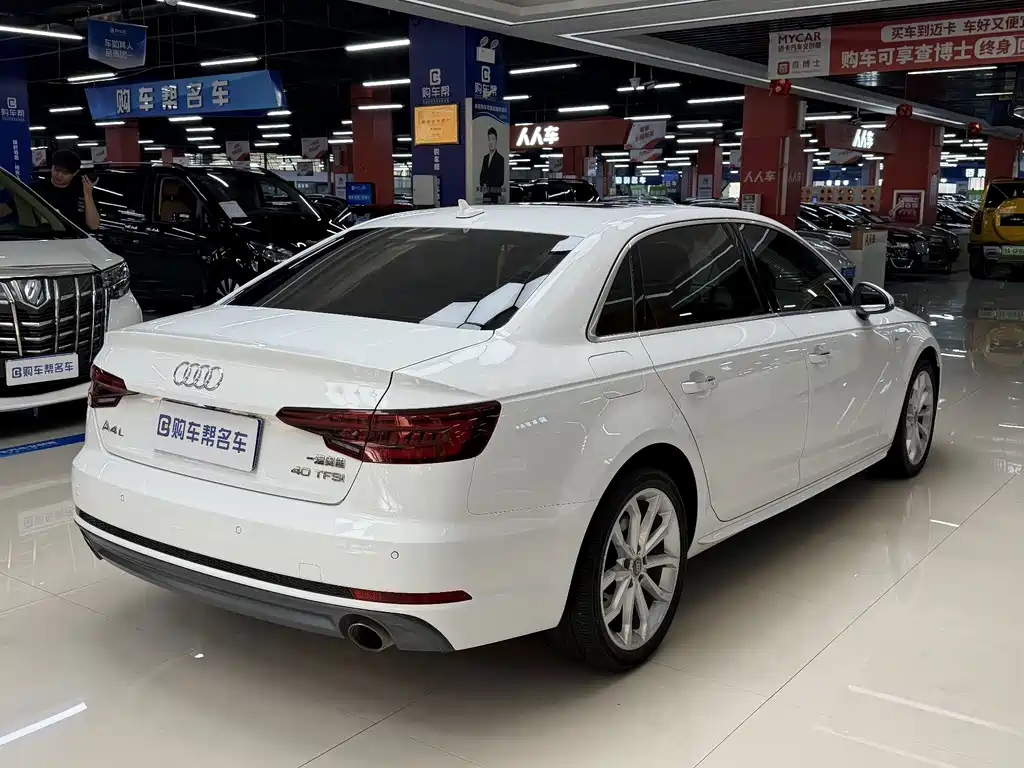 Audi A4L — фото 18