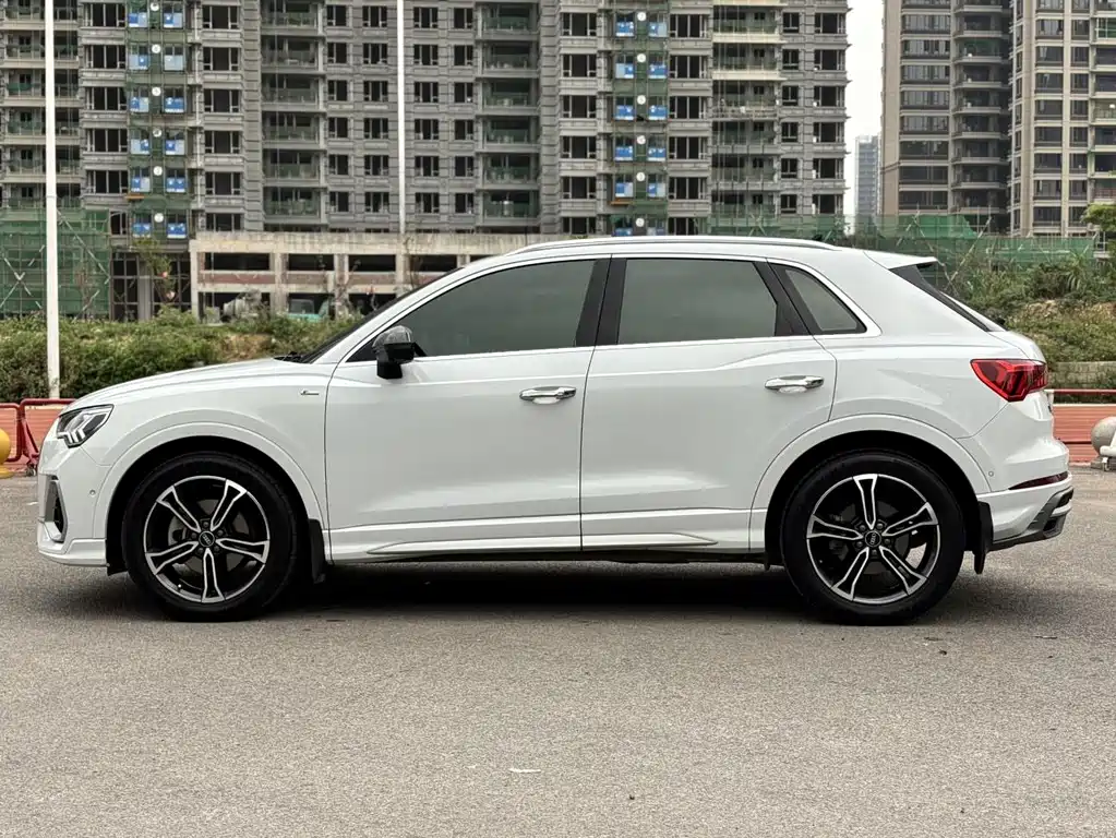 Audi Q3 — фото 7