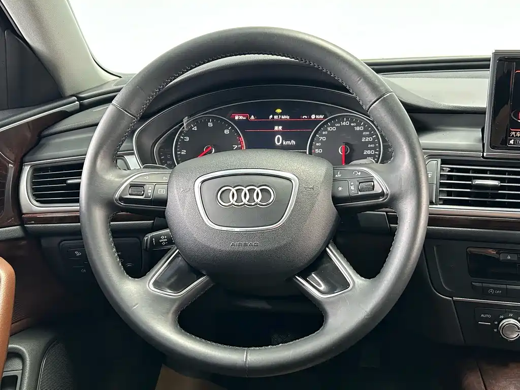 Audi A6L — фото 22