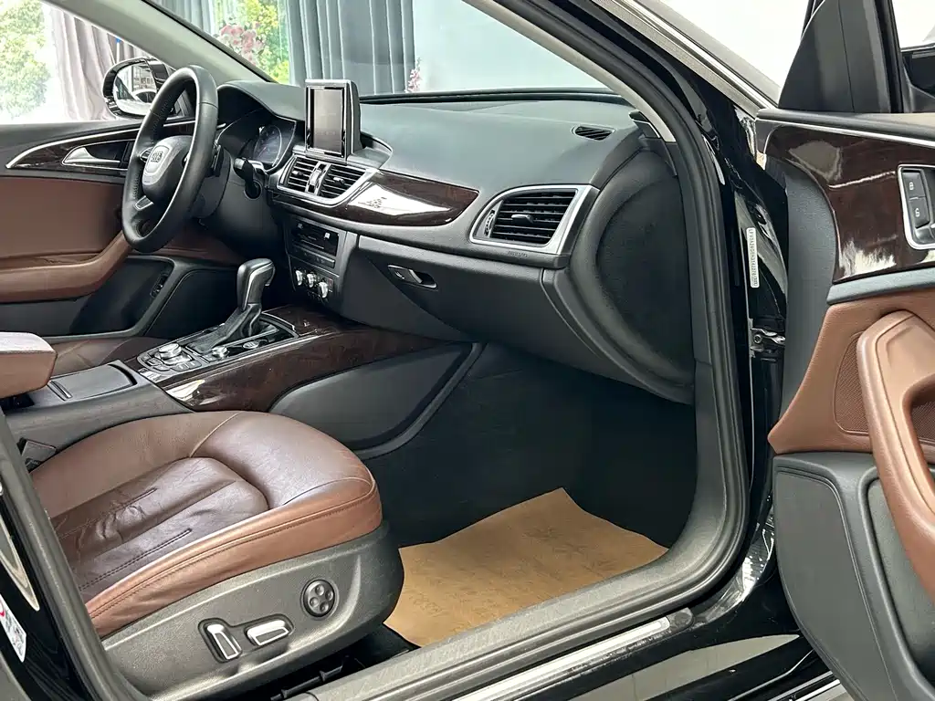 Audi A6L — фото 25