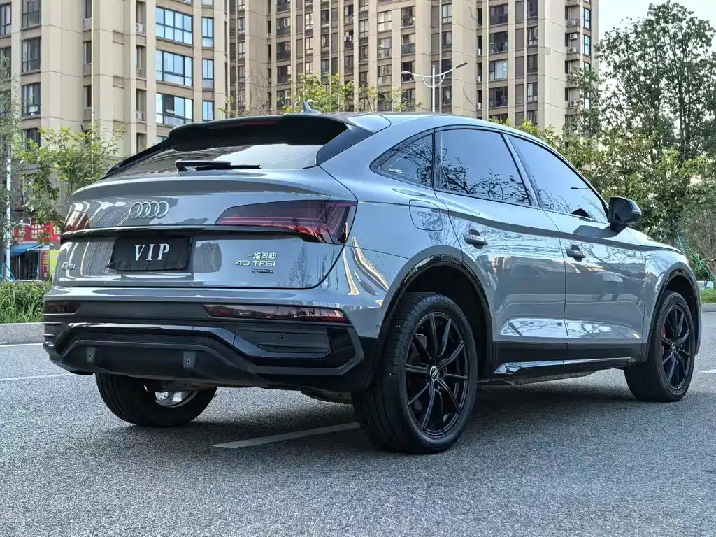 Audi Q5L Sportback — фото 9