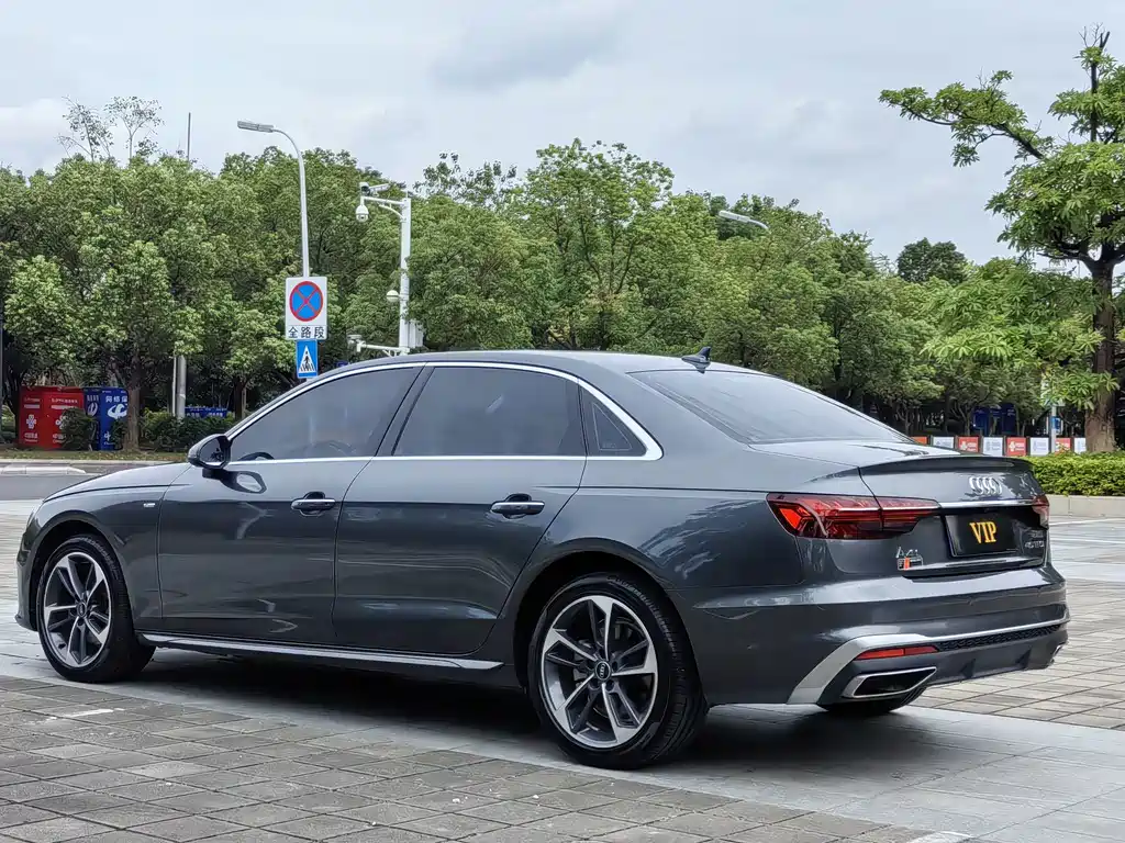 Audi A4L — фото 7