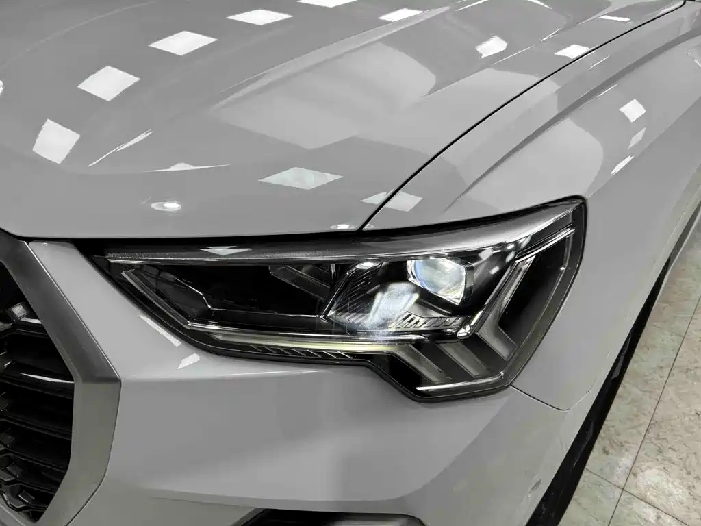 Audi Q3 — фото 18