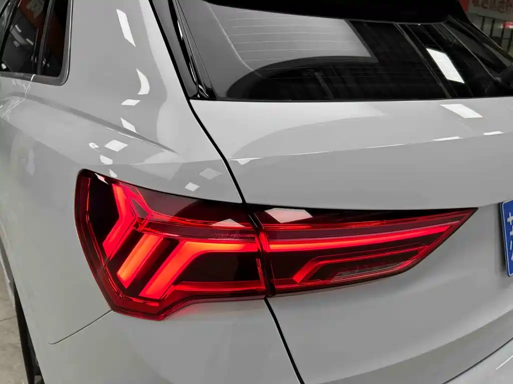 Audi Q3 — фото 19