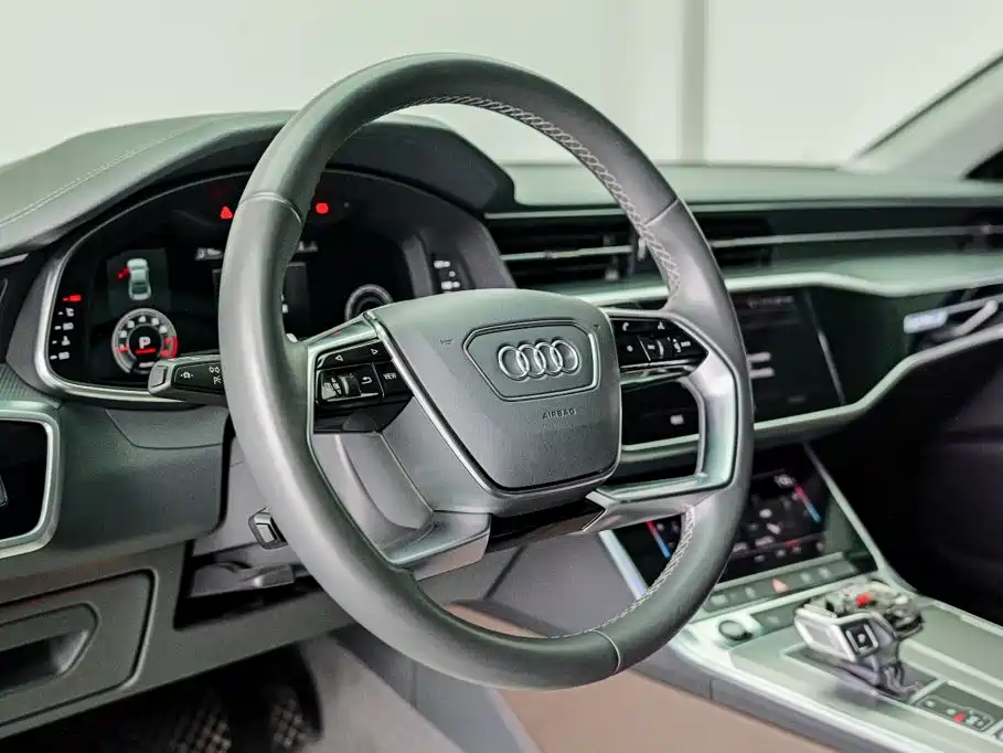 Audi A7L — фото 17