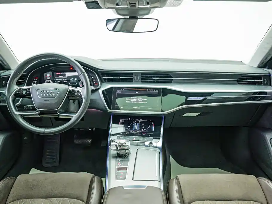 Audi A7L — фото 10