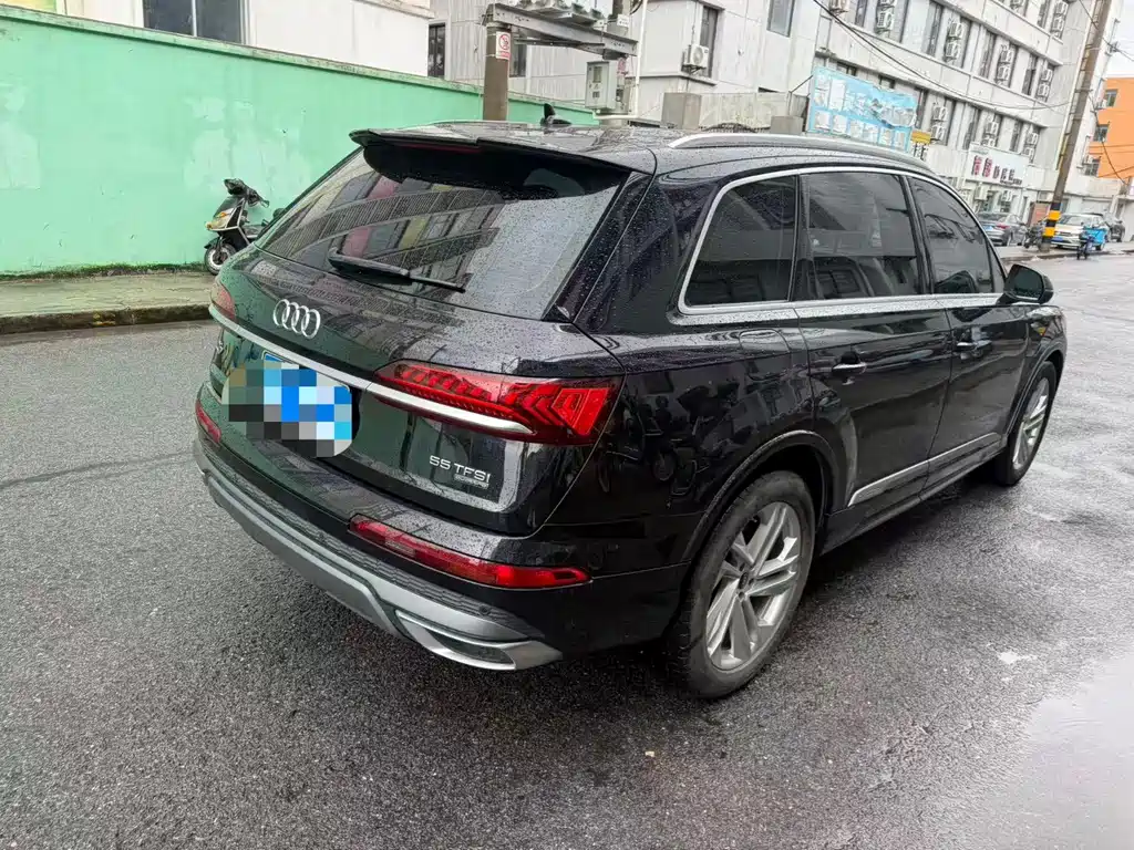 Audi Q7 — фото 5