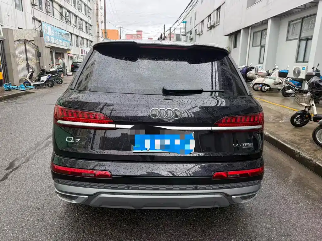 Audi Q7 — фото 6