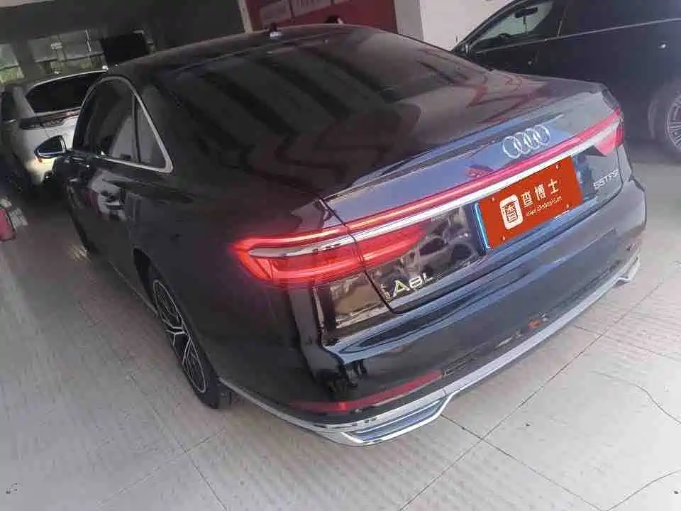 Audi A8 — фото 4