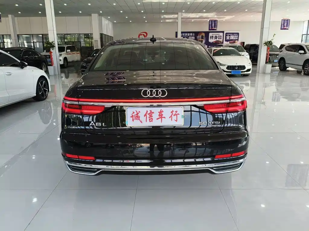 Audi A8 — фото 5