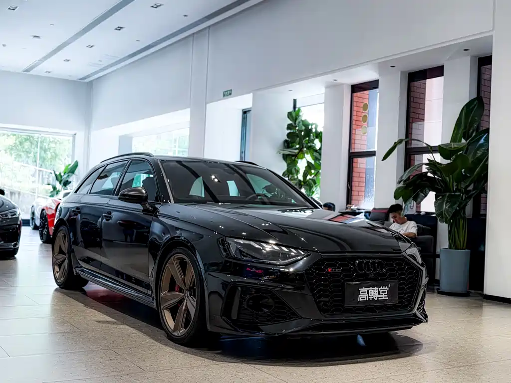 Audi RS 4 — фото 4