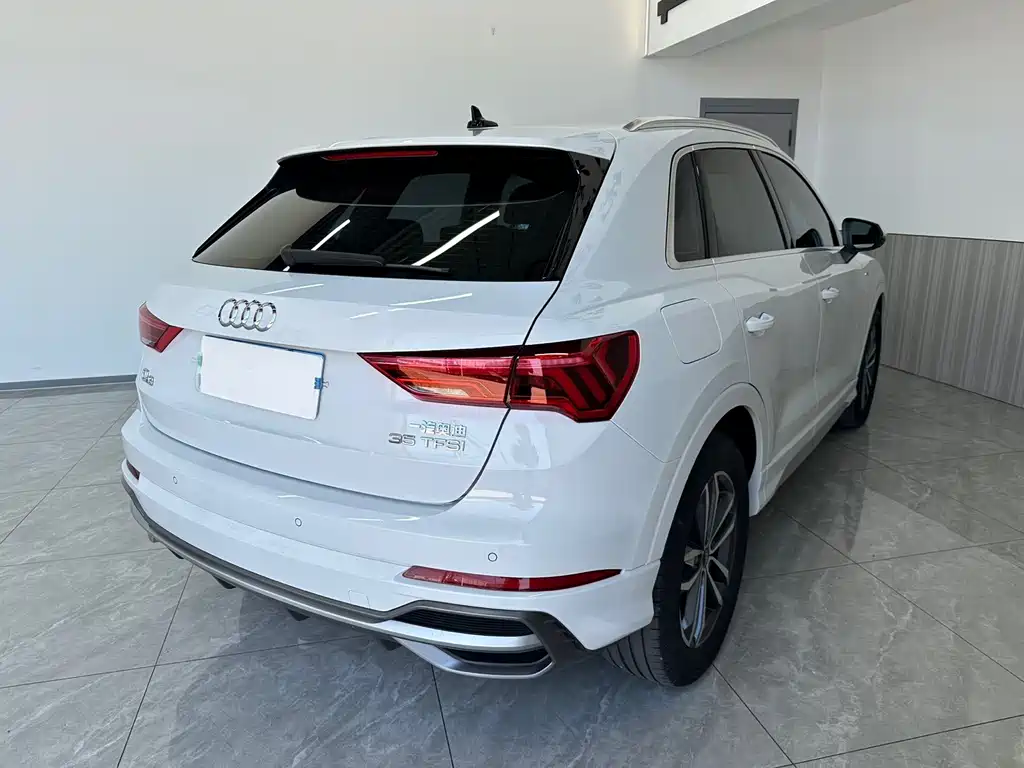 Audi Q3 — фото 4