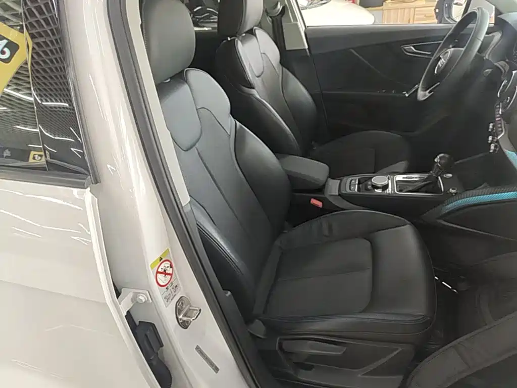 Audi Q2L e-tron — фото 20
