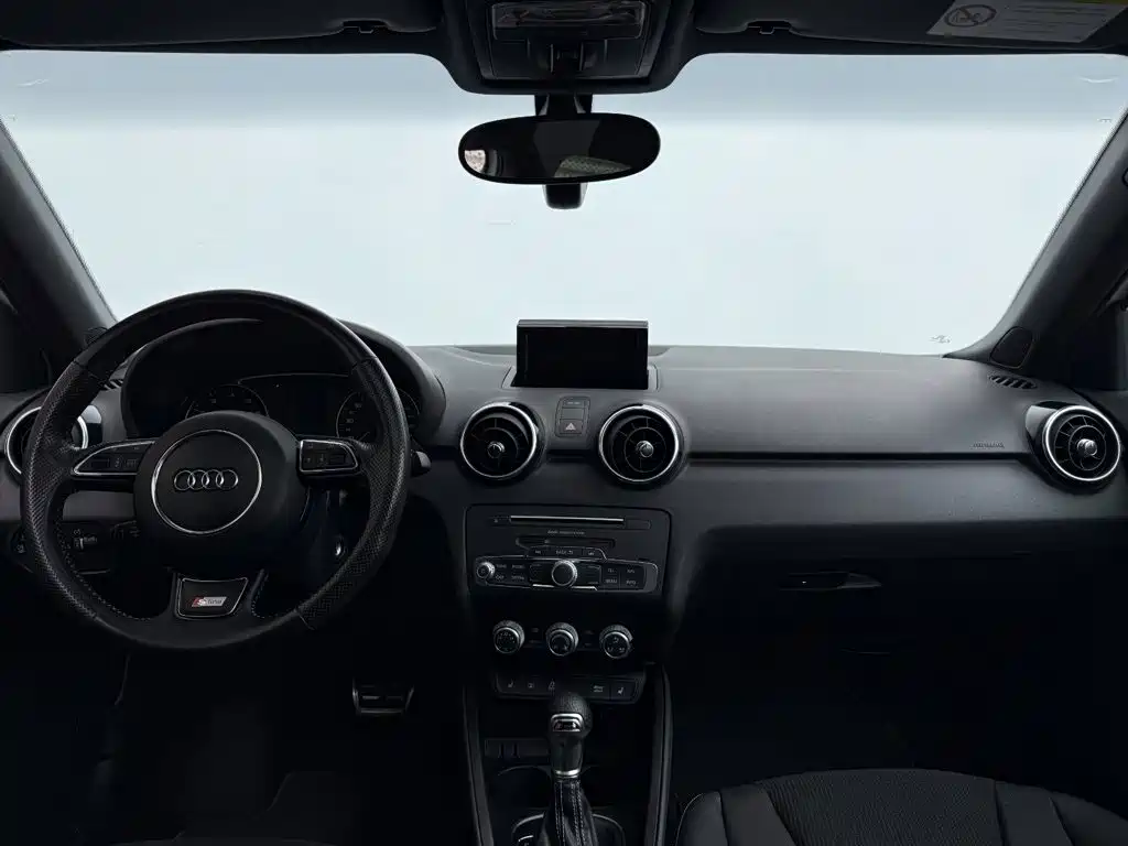 Audi A1 — фото 9