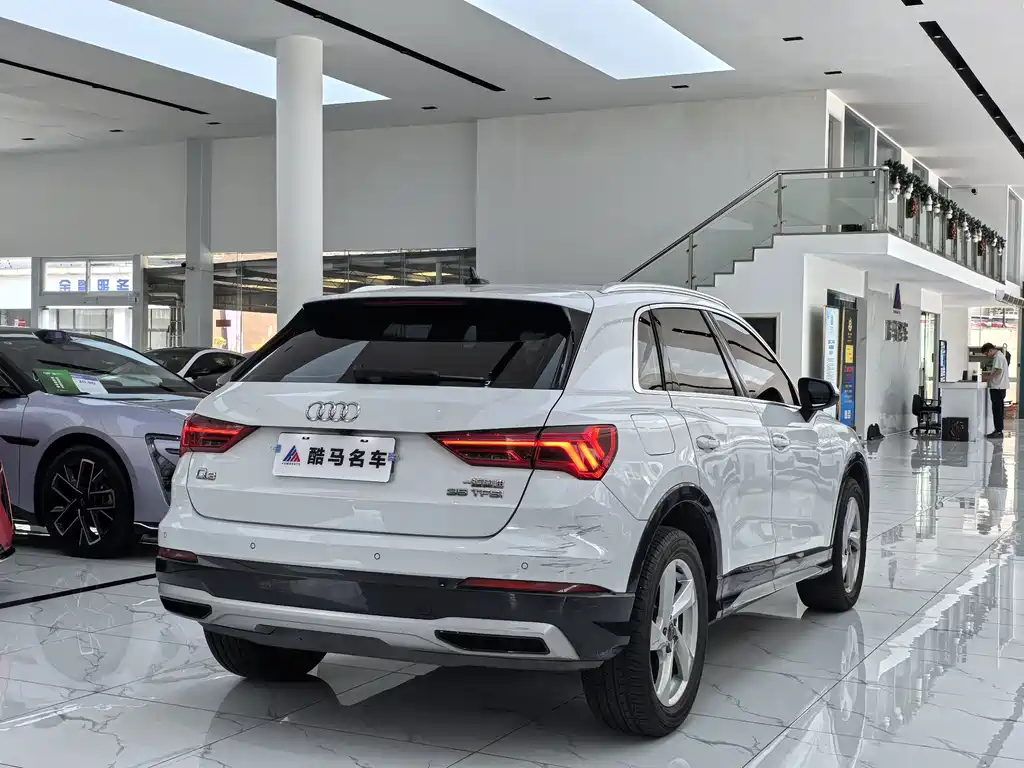 Audi Q3 — фото 15