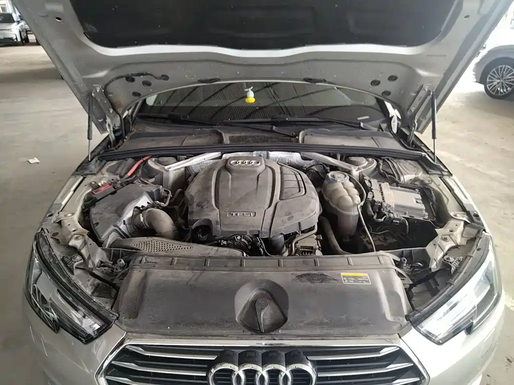 Audi A4L — фото 16