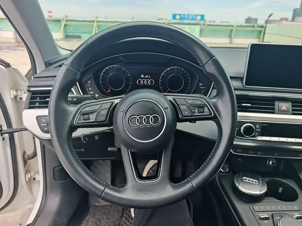 Audi A4L — фото 15