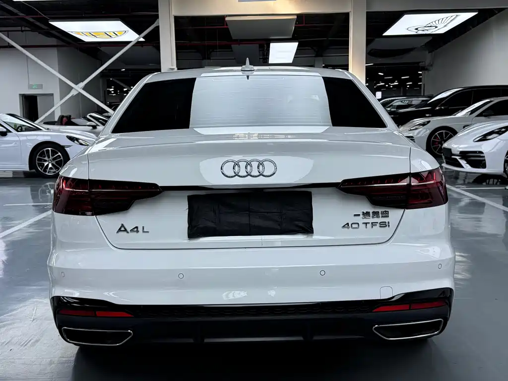 Audi A4L — фото 17