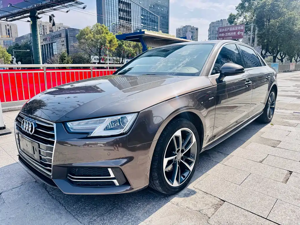 Audi A4L — фото 2