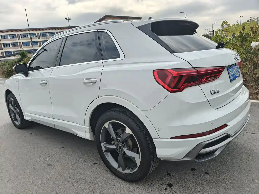 Audi Q3 — фото 4