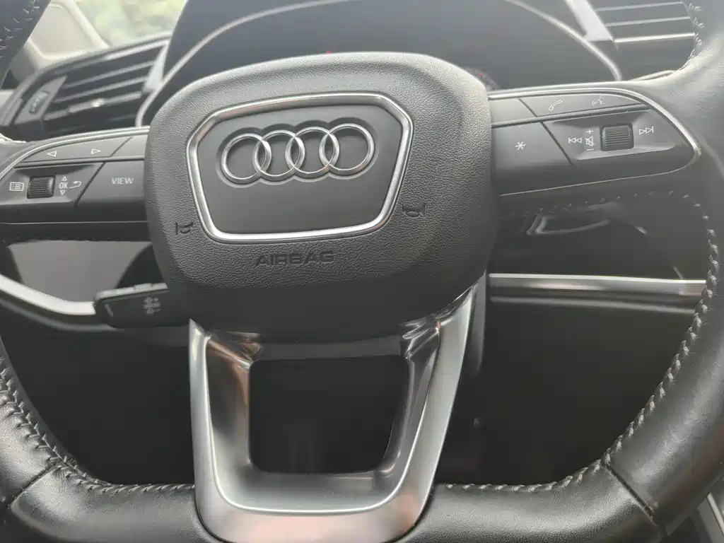 Audi Q3 — фото 8