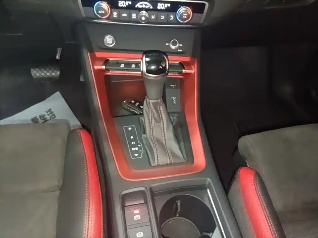 Audi Q3 — фото 14