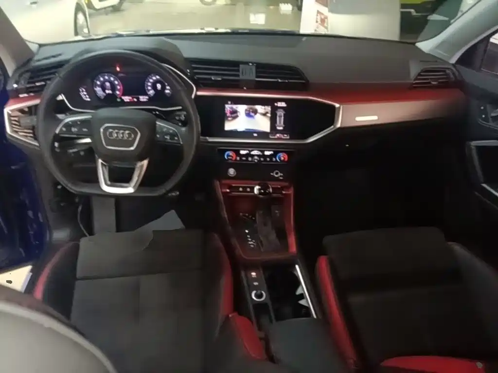 Audi Q3 — фото 10