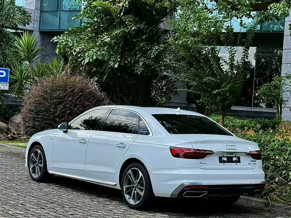 Audi A4L — фото 7