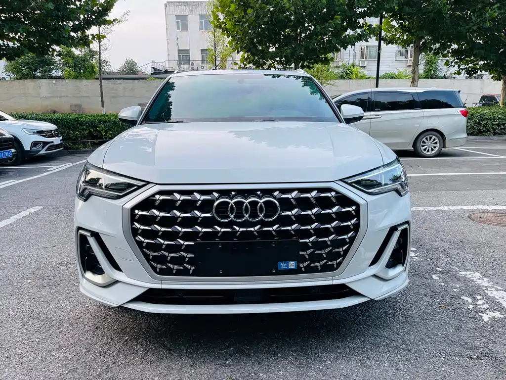 Audi Q3 — фото 2