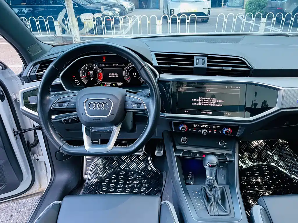 Audi Q3 — фото 20
