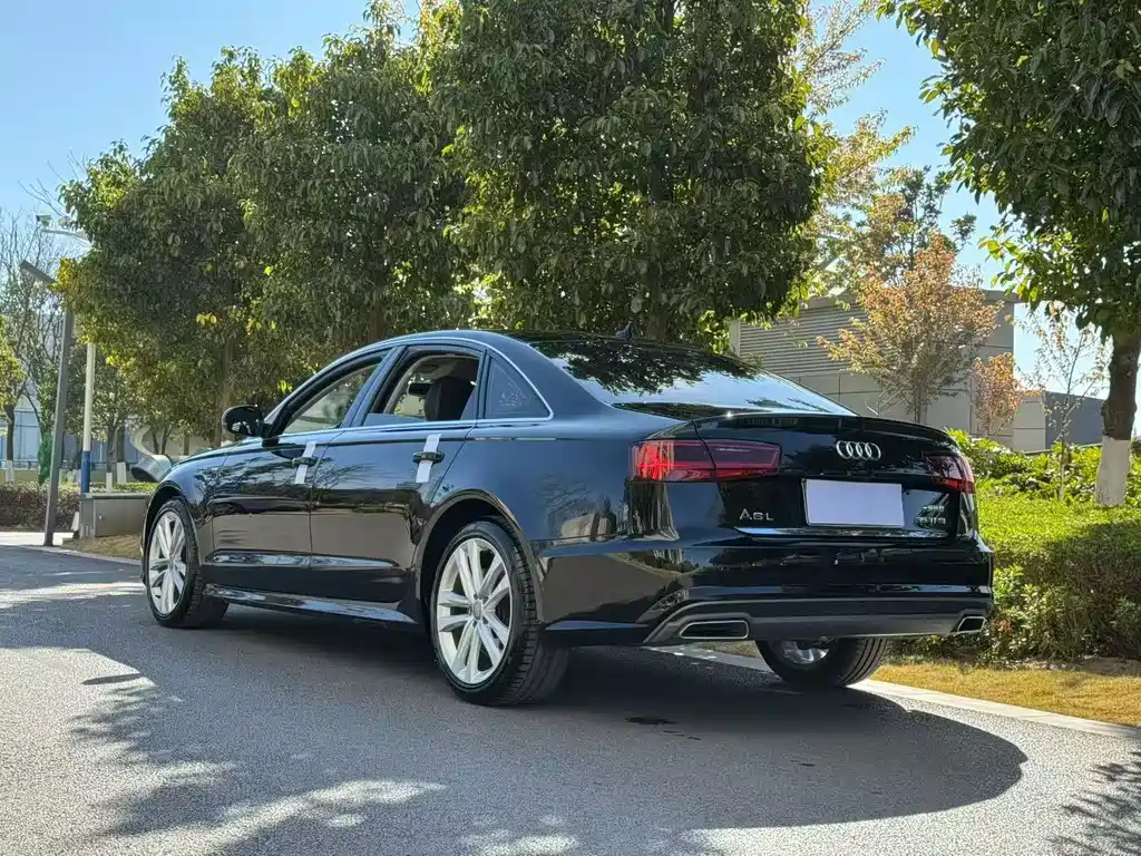 Audi A6L — фото 7