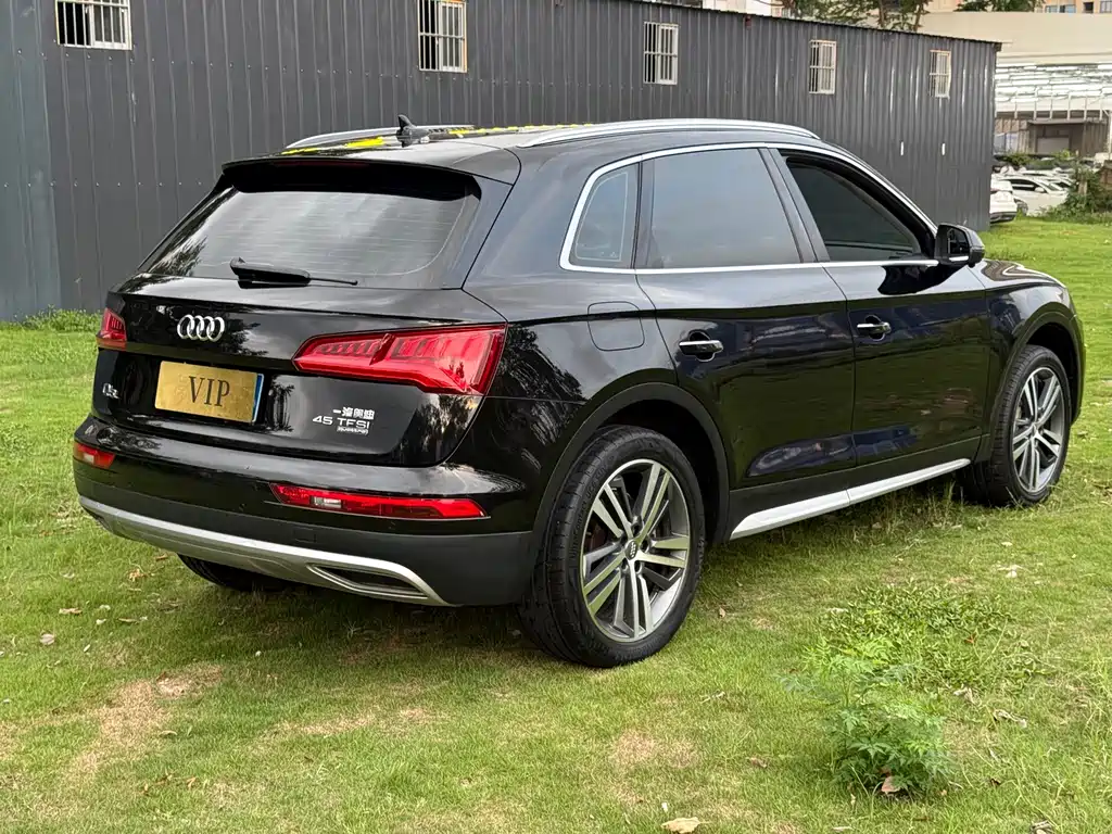 Audi Q5L — фото 4