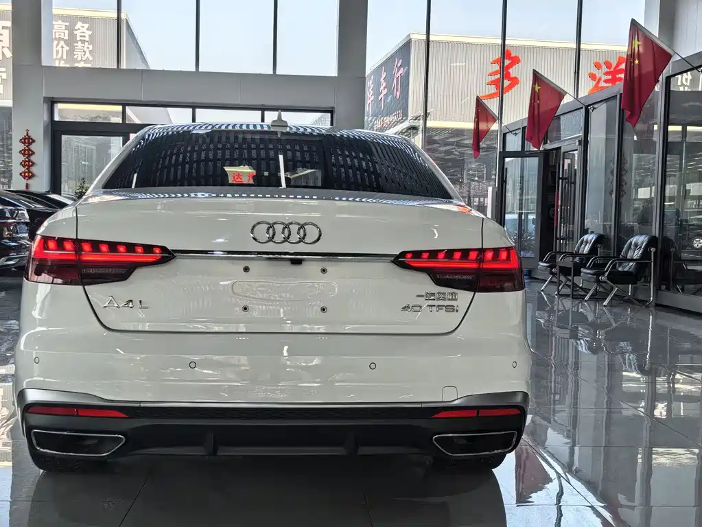 Audi A4L — фото 5
