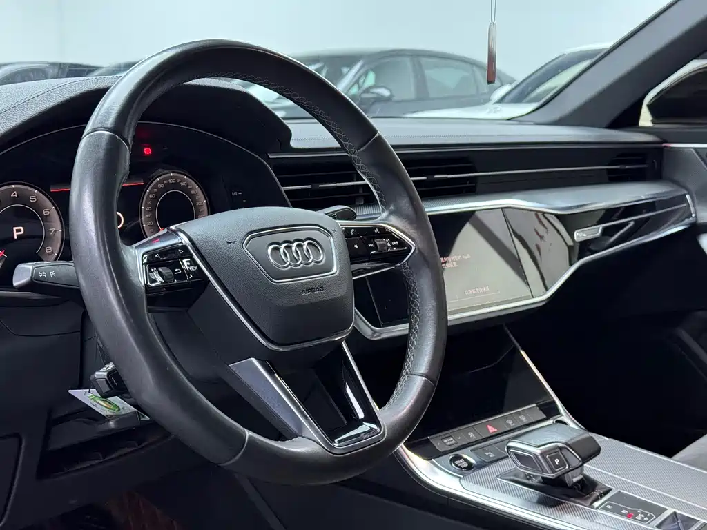 Audi A6L — фото 5