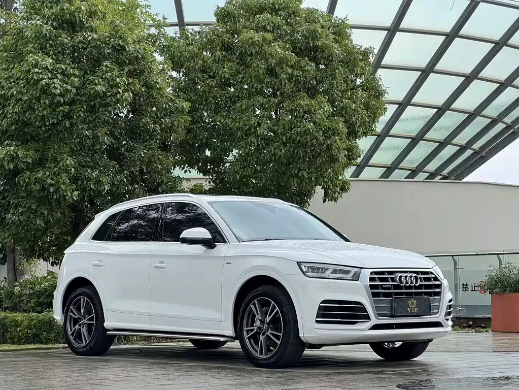 Audi Q5L — фото 3