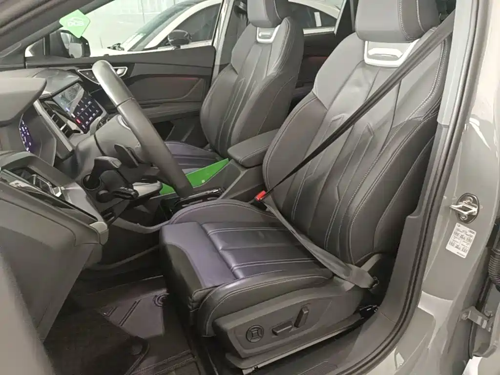 Audi Q4 e-tron — фото 15