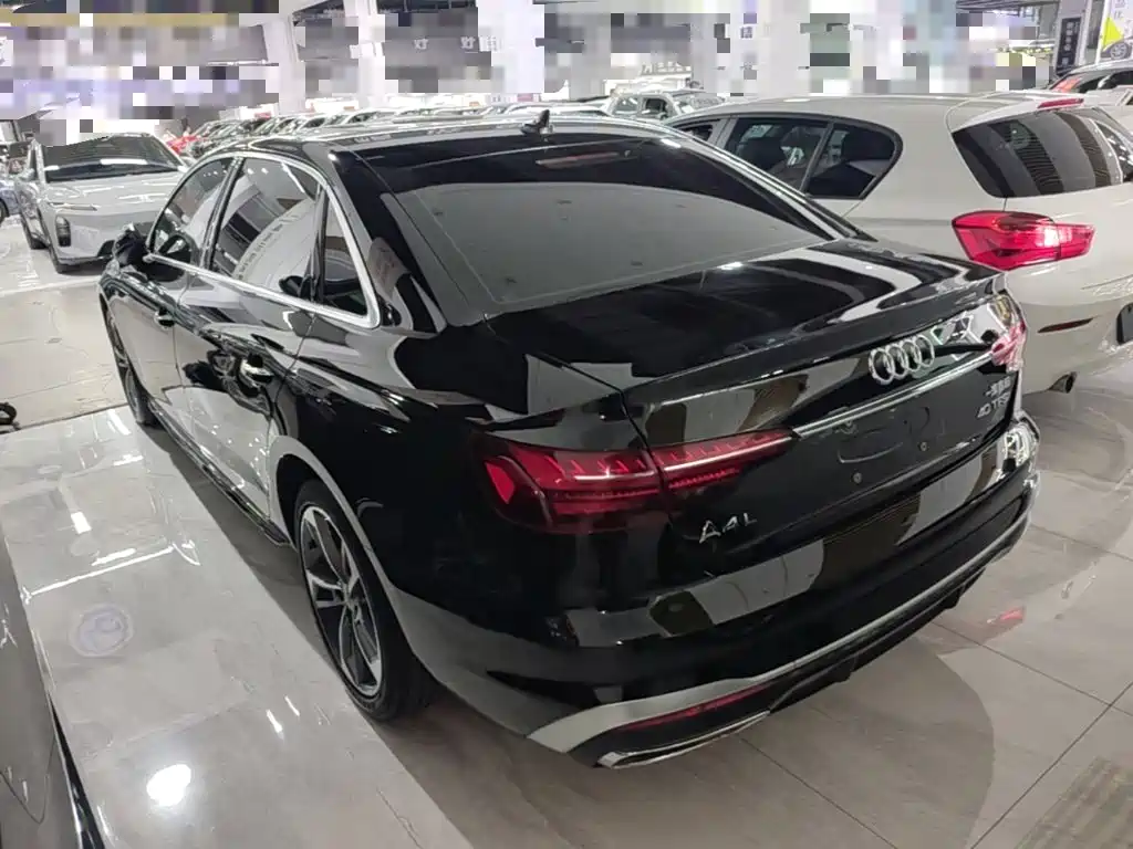 Audi A4L — фото 5