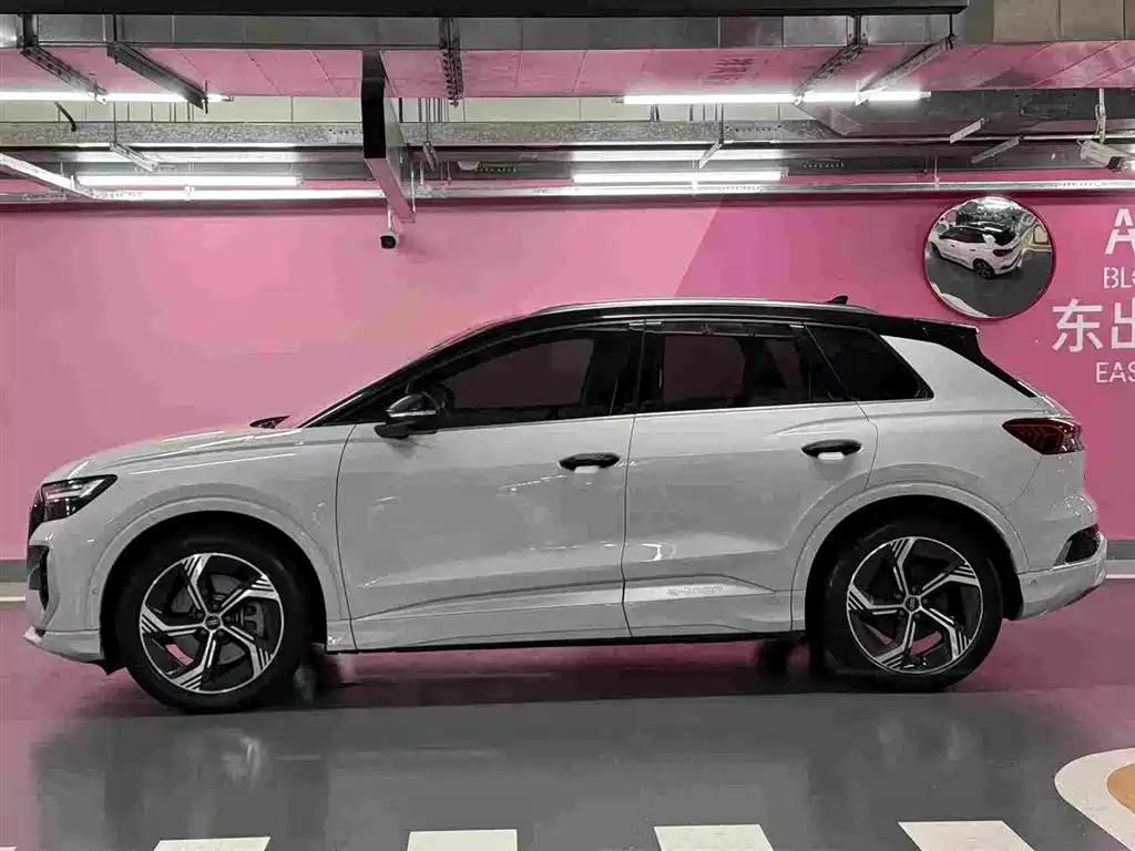Audi Q4 e-tron — фото 3