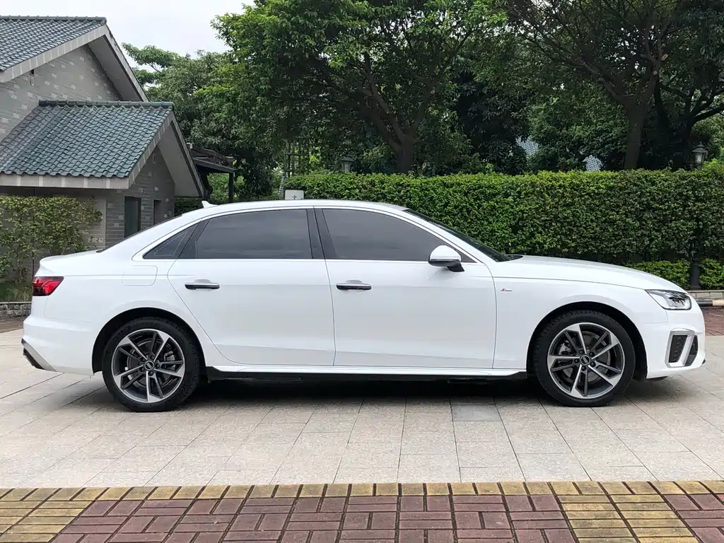 Audi A4L — фото 6